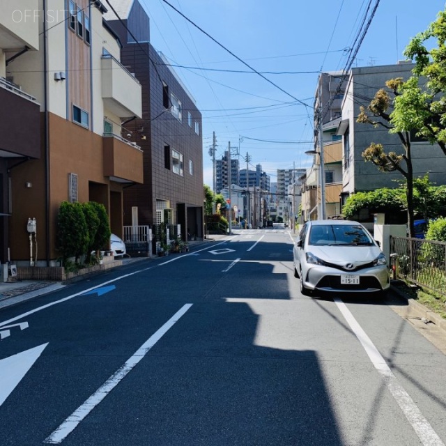 パシフィック第2門前仲町 ビル前面道路