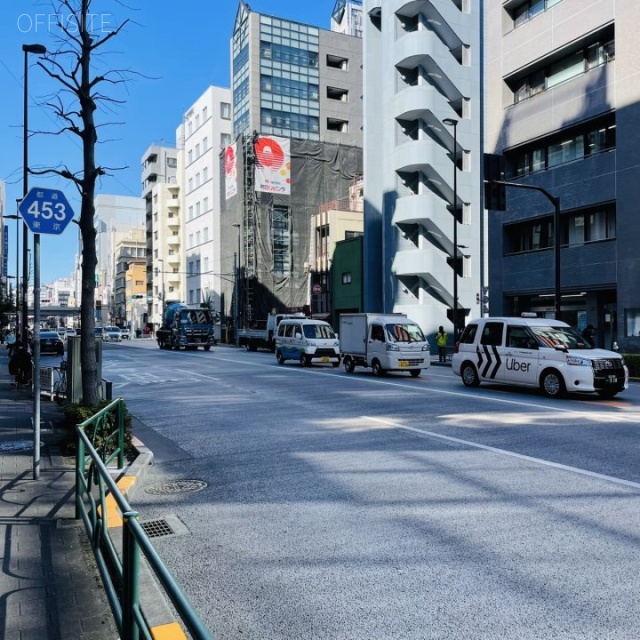 上野永谷タウンプラザ 前面に春日通り