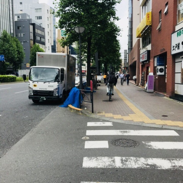 Fビル ビル前面道路