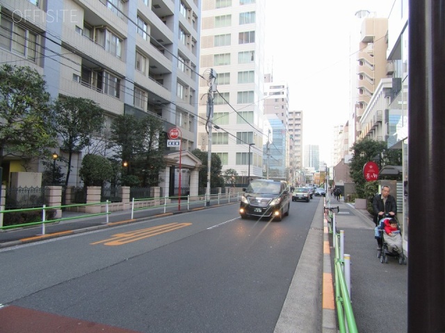 エポック有栖川 ビル前面道路