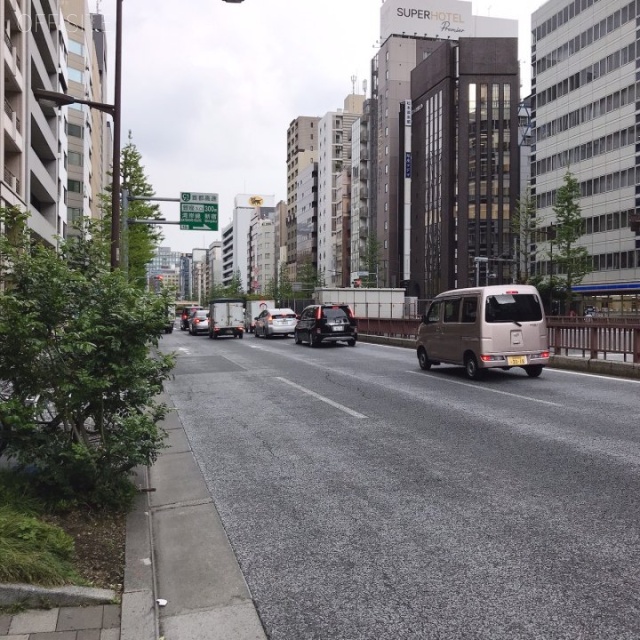 G4ビル ビル前面道路