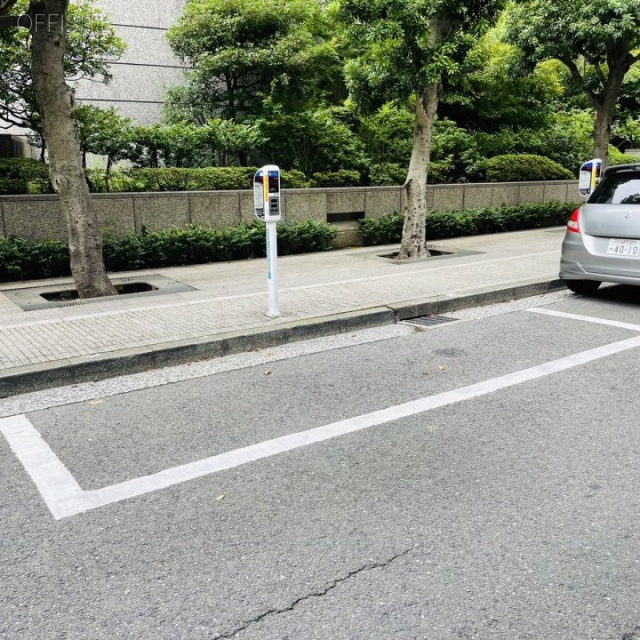 荒井ビル 白枠駐車場