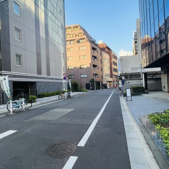 イーストサイドビル 前面歩道