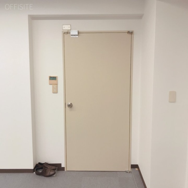 銀座スワロービル 貸室入口