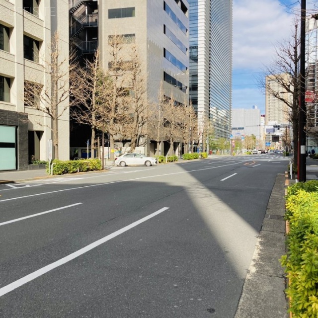 竹橋安田ビル ビル前面道路