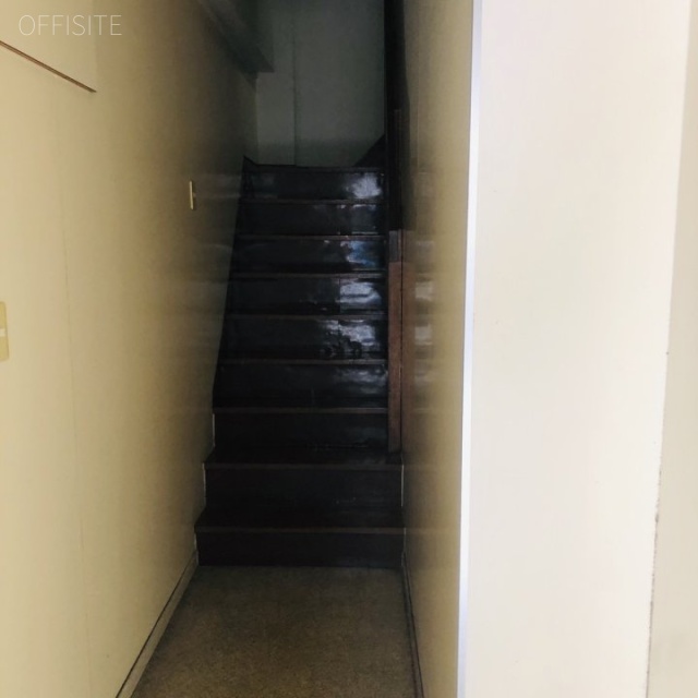 三栄ビル別館 エントランス