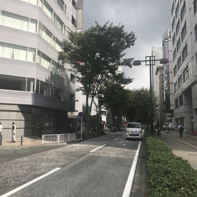 新横浜プラントビル　ビル前面道路