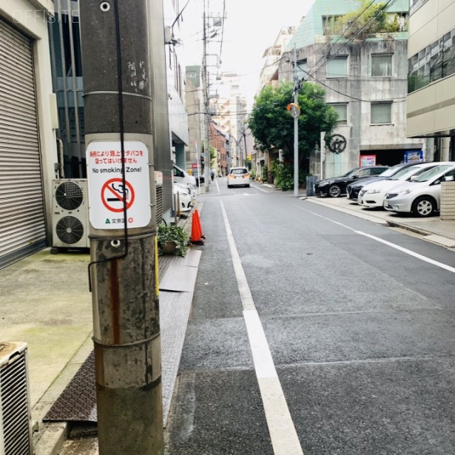鶴文舎(かくぶんしゃ) ビル前面道路