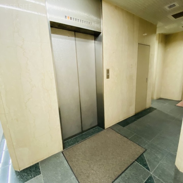 ロフティ原宿 エレベーター