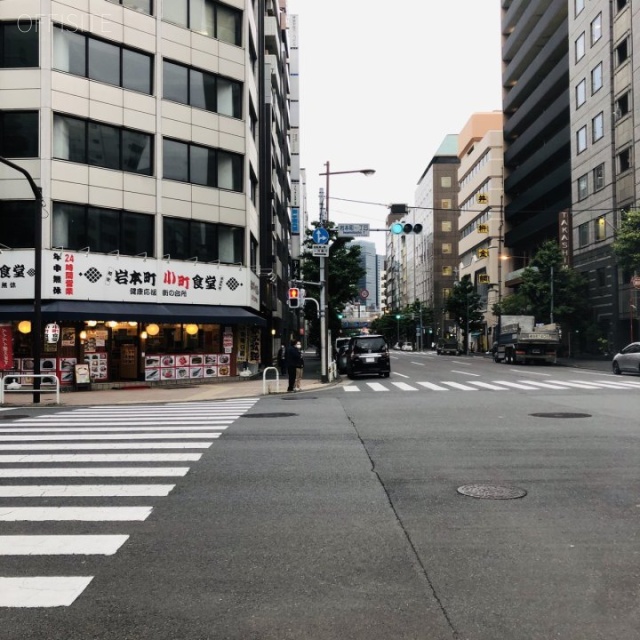 アイアンビル ビル前面道路 神田金物通り