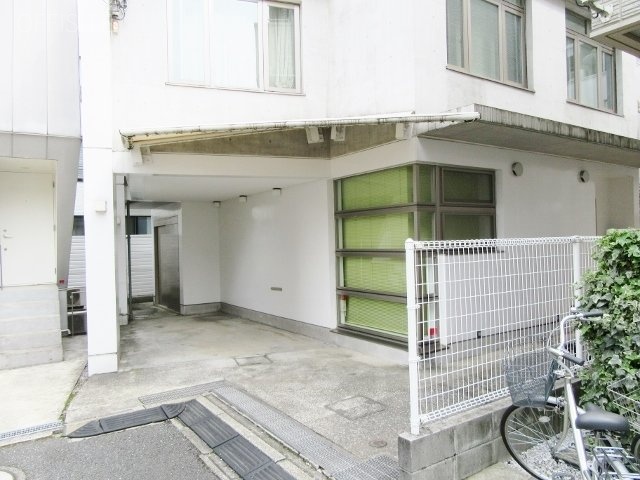 EIGHTEEN北青山 外観