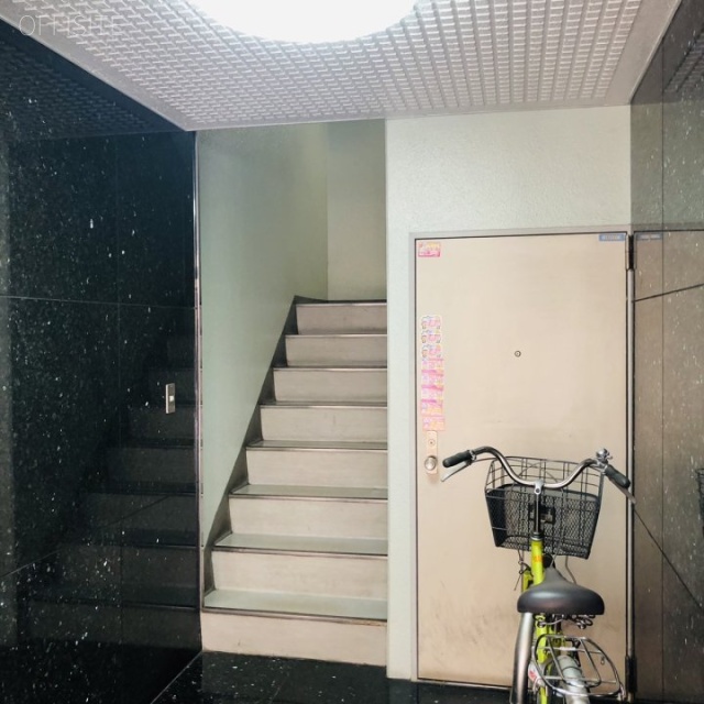 秀和ビル　エントランス