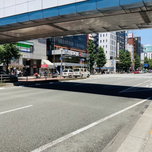 新田町ビル ビル前面道路