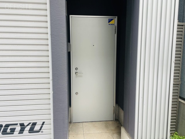 土牛産業日本橋浜町ビル　オフィスビル出入口