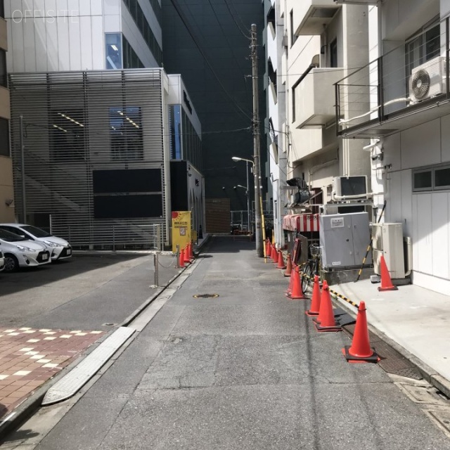 サンドー原宿ビル ビル前面道路