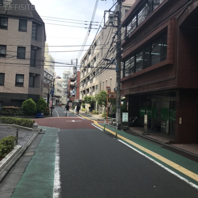 廣池ビルディング ビル前面道路