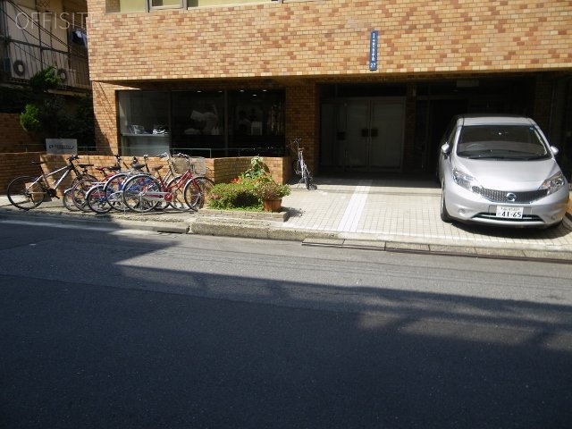 小林ビル 駐車場