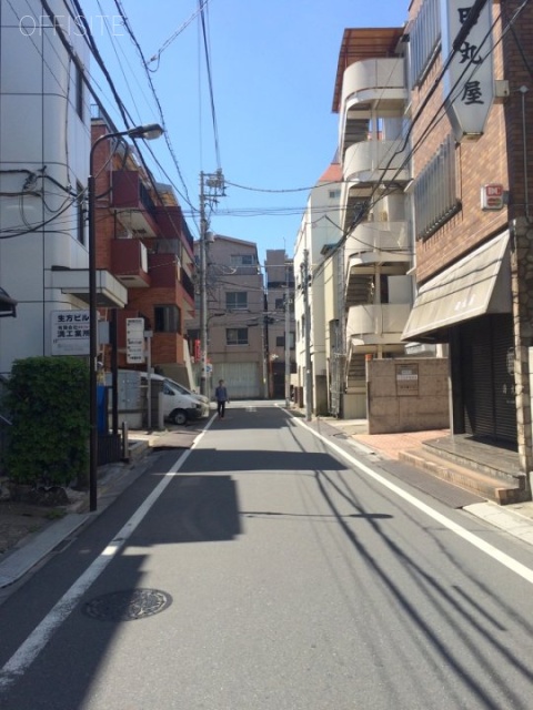 野口ビル本館 ビル前面道路