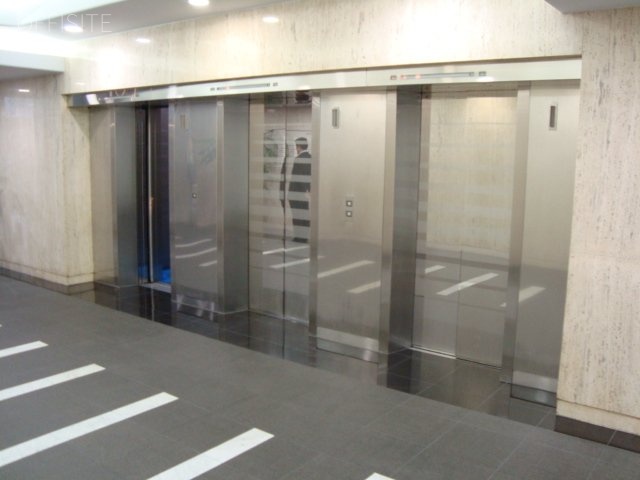 CJビル エレベーター