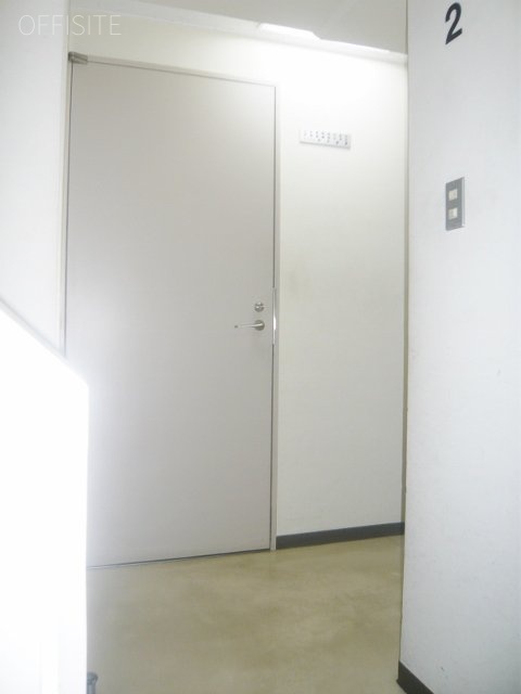 FIRST KKビル 玄関