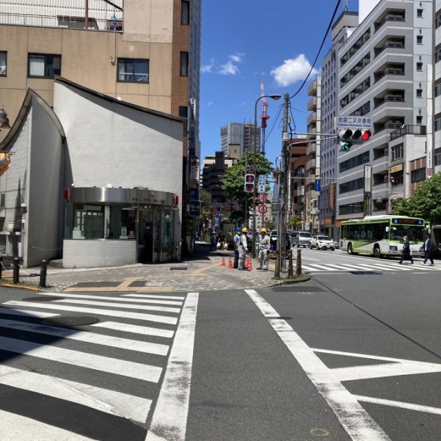 一平ビル 前面道路