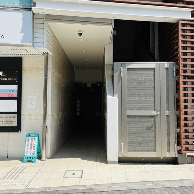 町田ビル オフィスビル出入口