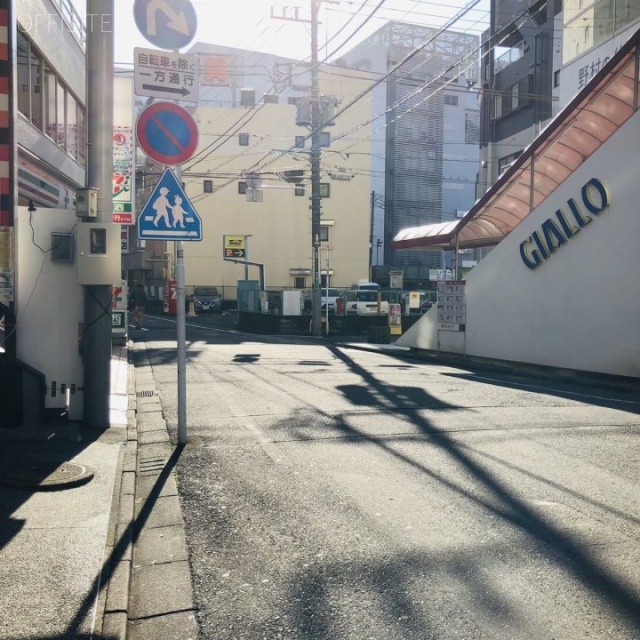 セレステ町田ビル ビル前面道路