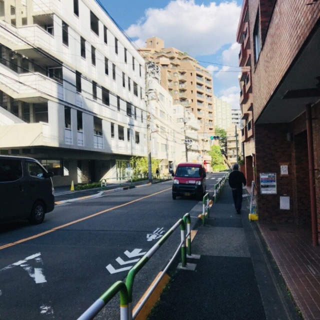 マック小石川コート ビル前面道路