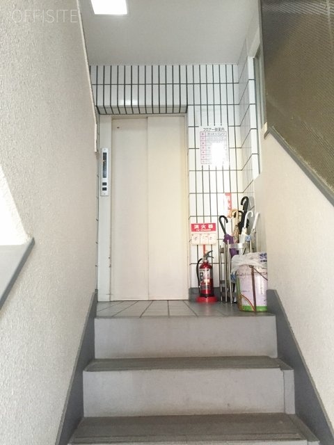 清水ビル　エントランス