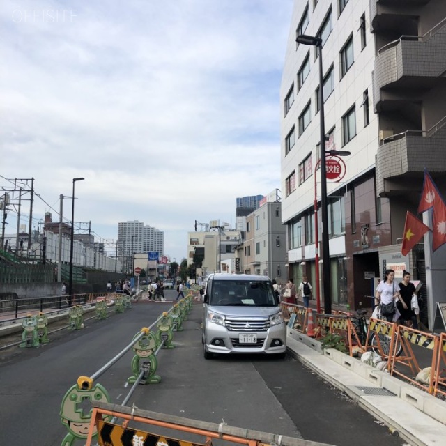 オリエンタルビル ビル前面道路