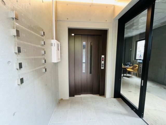 Root Building エントランス