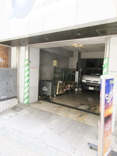丸正小林第二ビル 駐車場