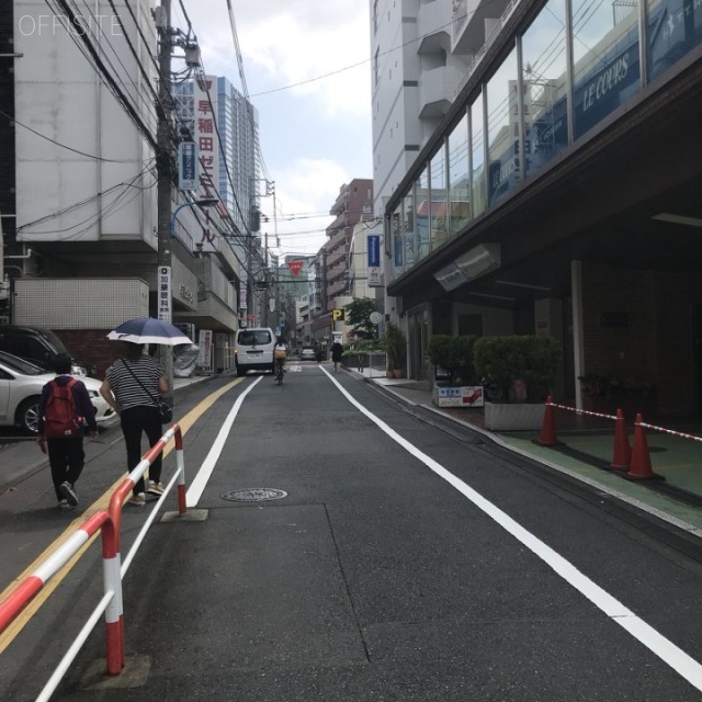 高田馬場ヒルサイドパレス ビル前面道路