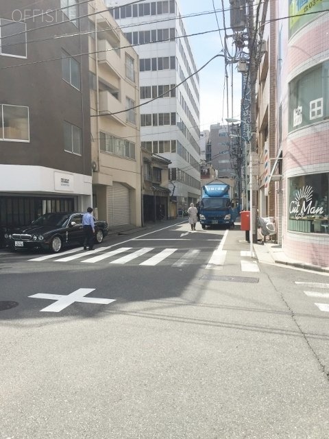 武部ビル ビル前面道路