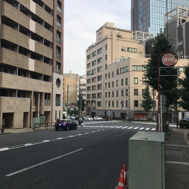 聖堂前ビル ビル前面道路