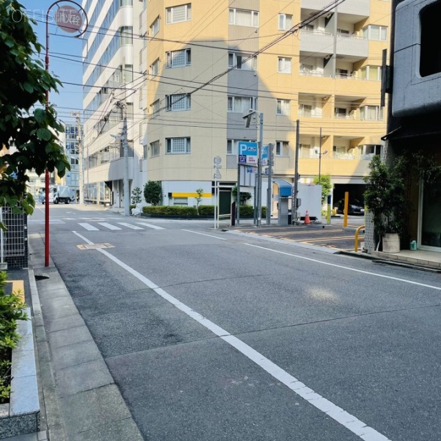 栗田ビル ビル前面道路