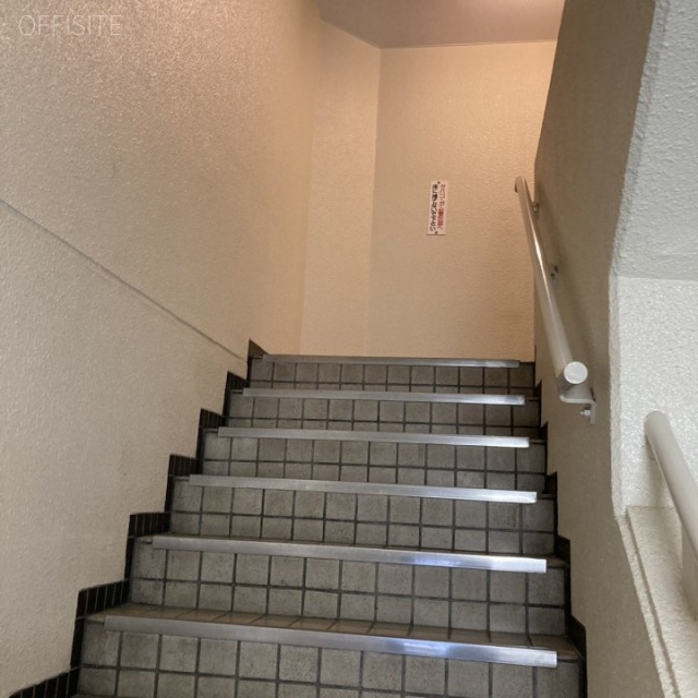 175番館本館 エントランス