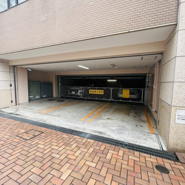 横浜NSビル 駐車場