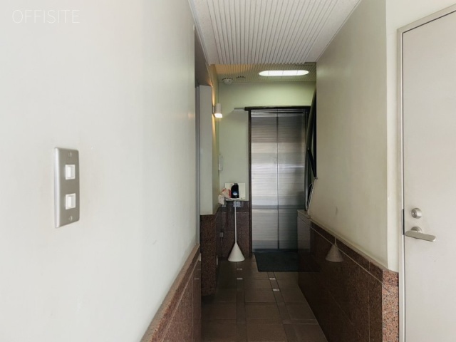 飯田鋲螺ビル　エントランス