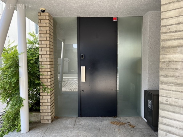 南青山7丁目戸建てビル エントランス