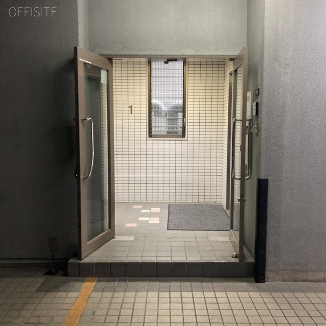 中野ビル　エントランス