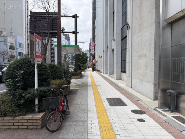 FMビル　前面歩道