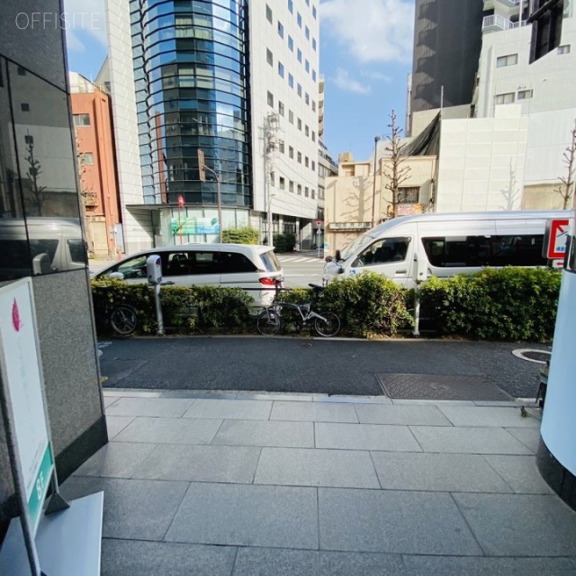 美工本郷ビル ビル前面道路