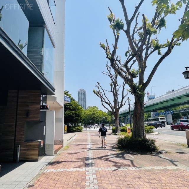 CK16伏見ビル　前面歩道