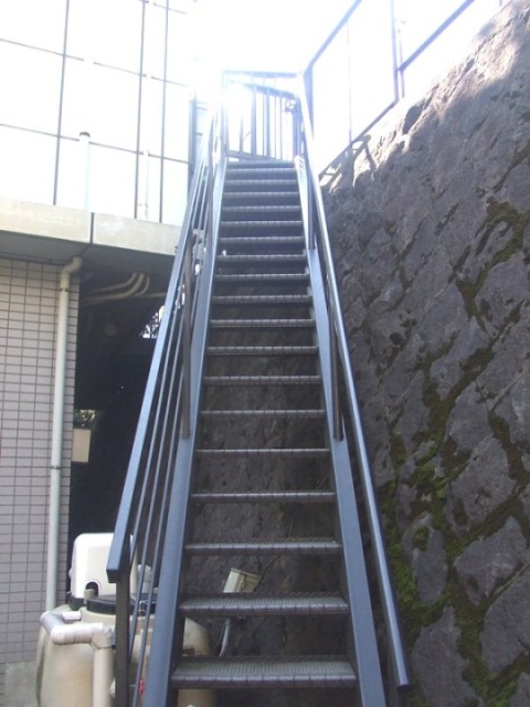 西麻布ビル　階段