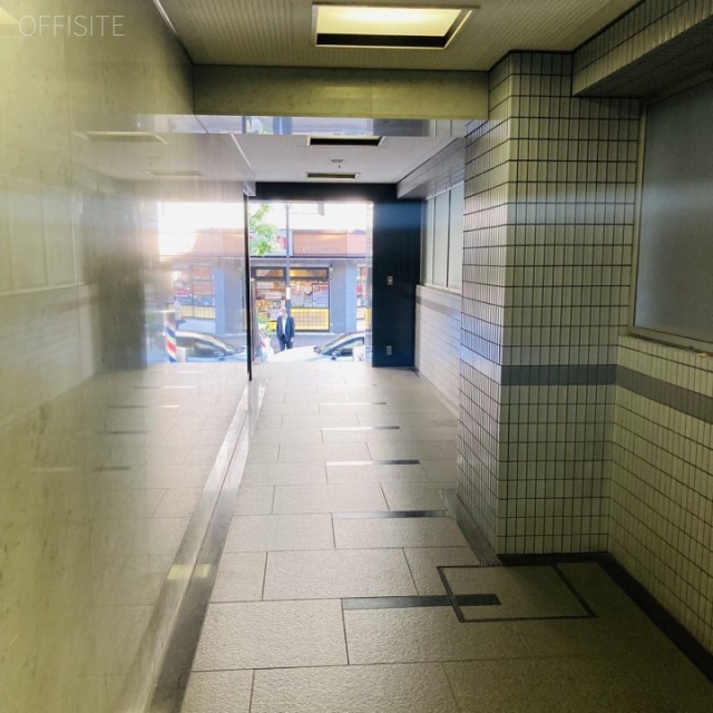 成田ビル 3階 28.03坪　エントランス