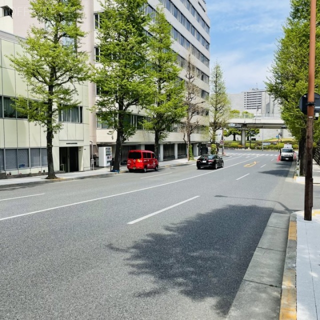 永田町パレスサイドビル　ビル前面道路