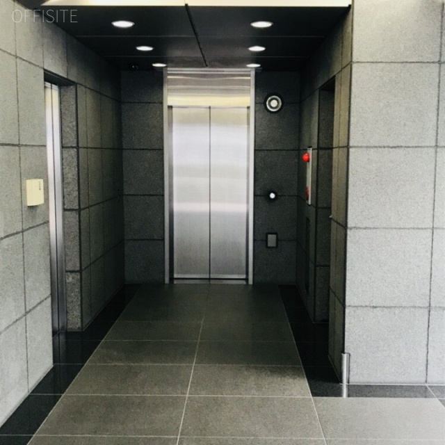 茅場町駅前ビル　エントランス
