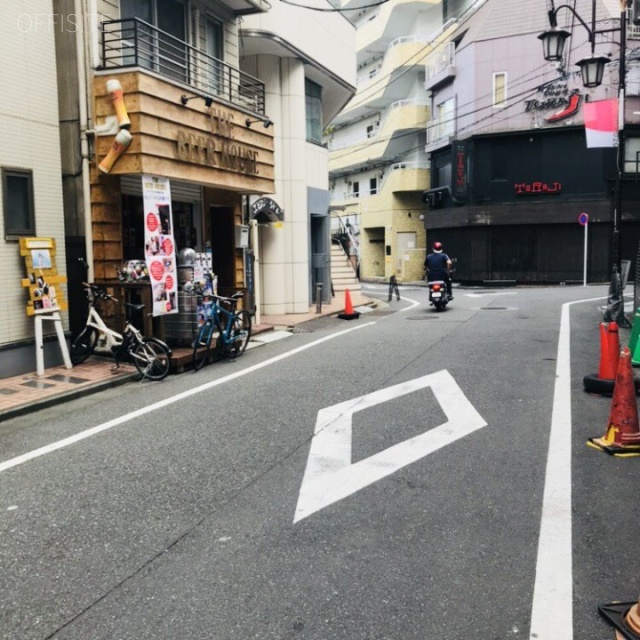 TKビル ビル前面道路