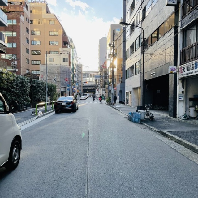 堀内ビル ビル前面道路